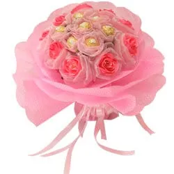 Delicate Affectionate Love with Ferrero Rochers Choco Pleasure with Pink Roses