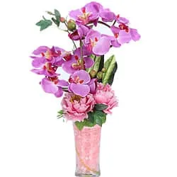 Charming Synthetic Roses n Orchids display in a Glass Vase