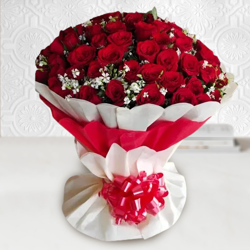 Deliver Marvelous Bouquet of Red Roses