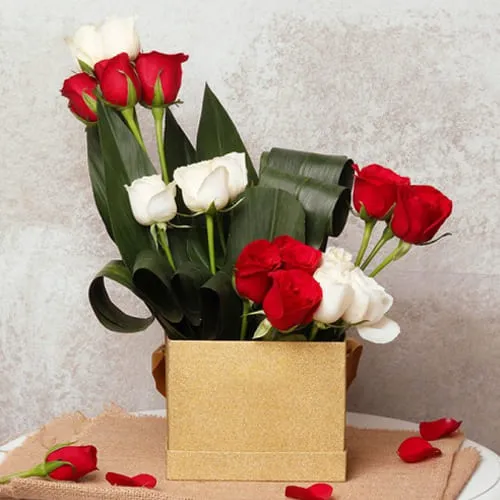 Lovely Box Arrangement of Red n White Roses