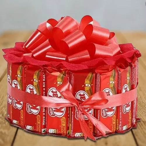 Send Round Shaped Arrangement of Kitkat