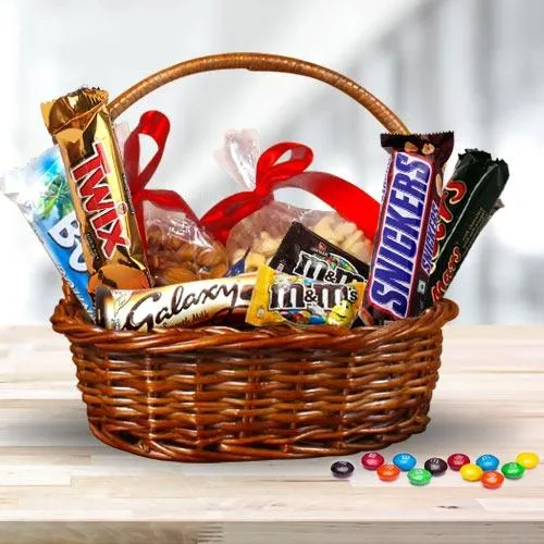 Deliver Dry Fruits n Chocolates Hamper