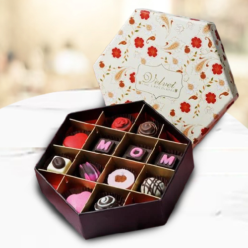 Deliver Chocolates Box for Mom