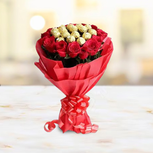 Exclusive Bouquet of Ferrero Rocher Chocolate with Roses