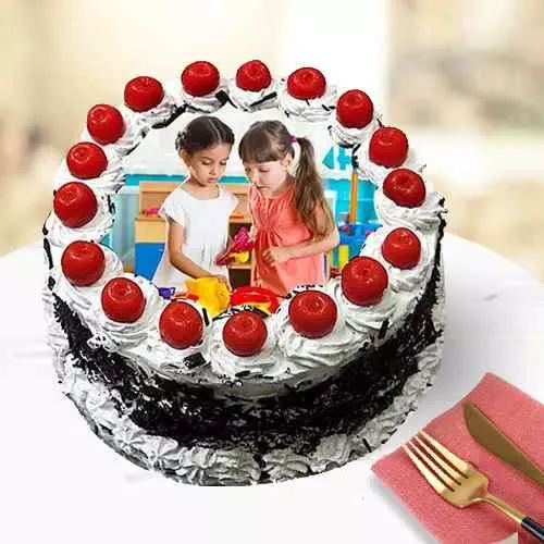 Deliver Black Forest Photo Cake in Round Shape