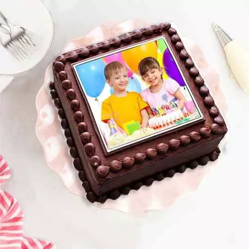 Sumptuous Square Shape Chocolate Flavor Photo Cake