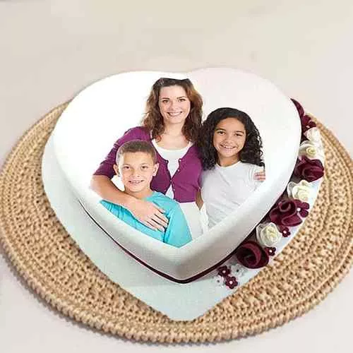 Irresistible Eggless Fondant Vanilla Photo Cake