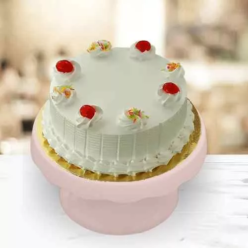 Lip Smacking Vanilla Cake for Birthday