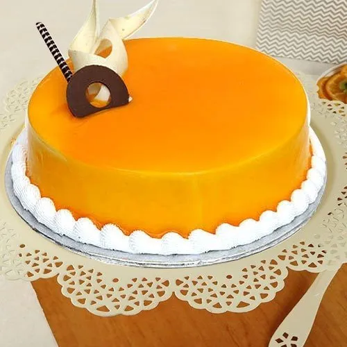 Send for Tasteful Mango Cake Online for Mothers Day 