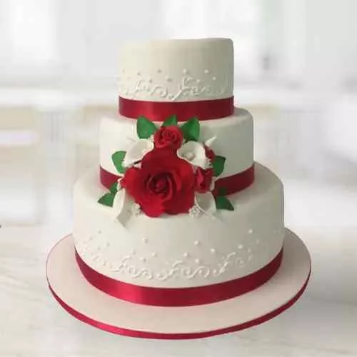 Delicious 3 Tier Wedding Cake