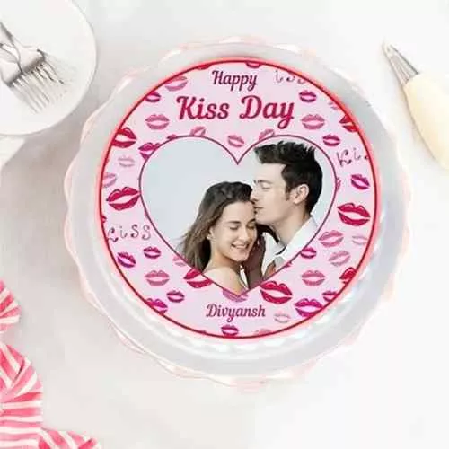 Fresh Baked Personalized Photo Cake for Kiss Day
