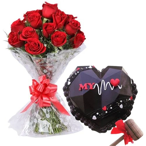 Delicious My Heart PiÃ±ata Cake with Red Roses Bouquet