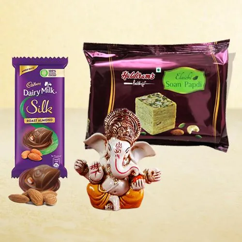 Divine Ganesh Murti, Sweets n Chocolates Gift