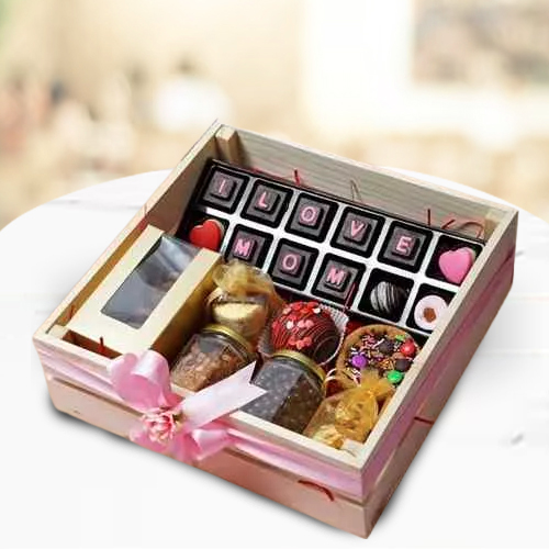 Amazing Mothers Day Hamper of Assorted Chocolate  N  Cookies