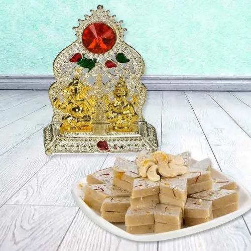 Ganesh Laxmi with Golden Finish N Haldirams Kaju Katli 