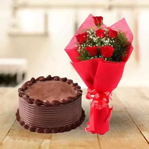 Chocolate Cake with Red Roses Bouquet