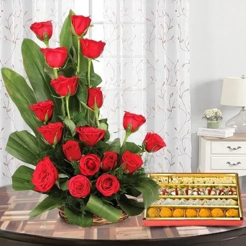 Sending Mothers Day Sweets N Red Roses 