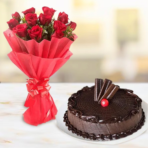 Bouquet of Red Roses N Chocolate Cake for V-Day