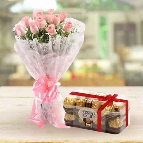 Ever Delightful Pink Roses Bunch and Ferrero Rocher Combo