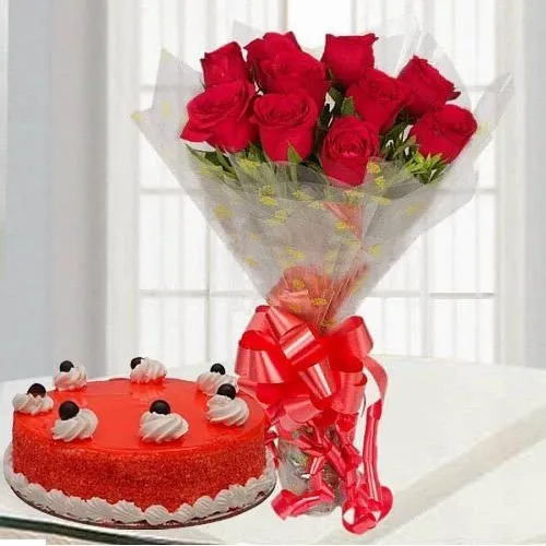 Deliver Pink Roses Bouquet with Delicious Red Velvet Cake for Mom 