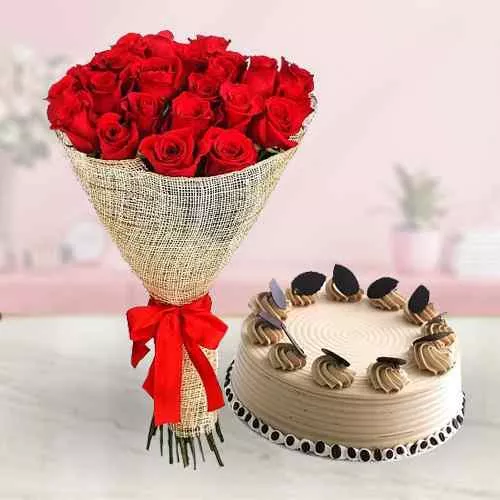 Gorgeous Arrangement of Red Roses with Coffee Cake