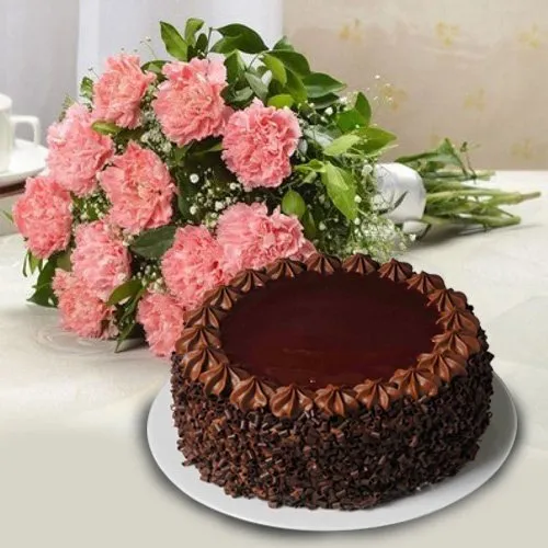 Shop Attractive Gift Combo of Cake n Flowers for Mother 