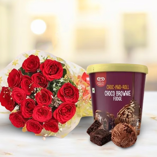 Deliver Red Roses Bouquet with Kwality Walls Choco Brownie Fudge Ice Cream