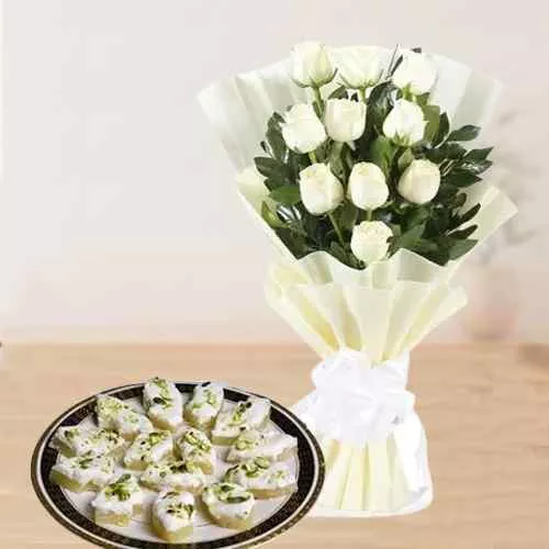 Order Bouquet of White Roses with Sandesh