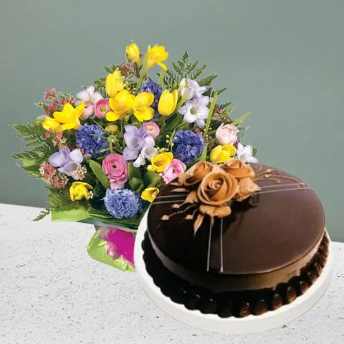 Remarkable Seasonal Flowers Bouquet with Chocolate Cake