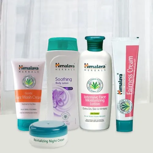 Deliver Cosmetics Gift Hamper from Himalaya