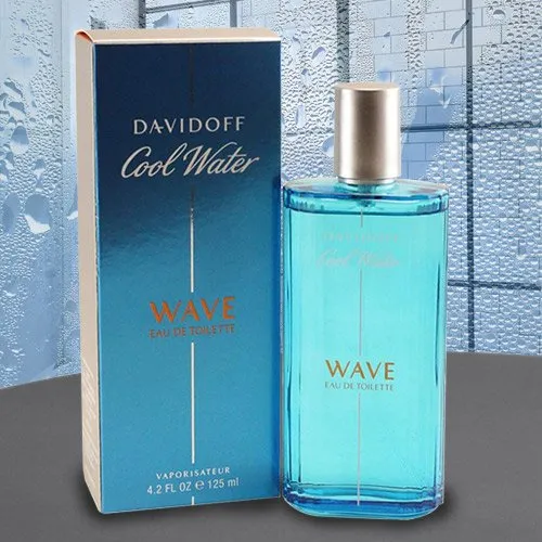 Refreshing DAVIDOFF Cool Water Wave Man Eau de Toilette