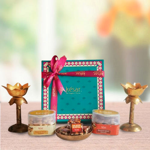 Online Roasted Nuts N Dry Fruits Cake Treats Box from Kesar