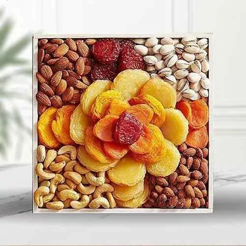 Ravishing Dry Fruits Assortment in Tray for Moms Day