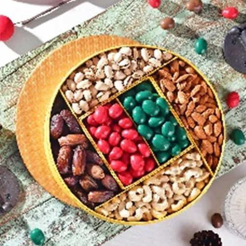 Luxurious Gift Box of Nuts N chocolates