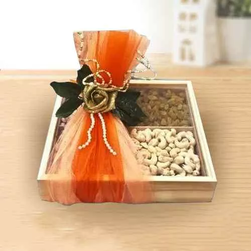 Healthy Cashew n Raisins in Gift Box