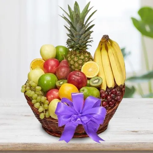 Deliver Stunning Fresh Fruit Basket for Moms Day