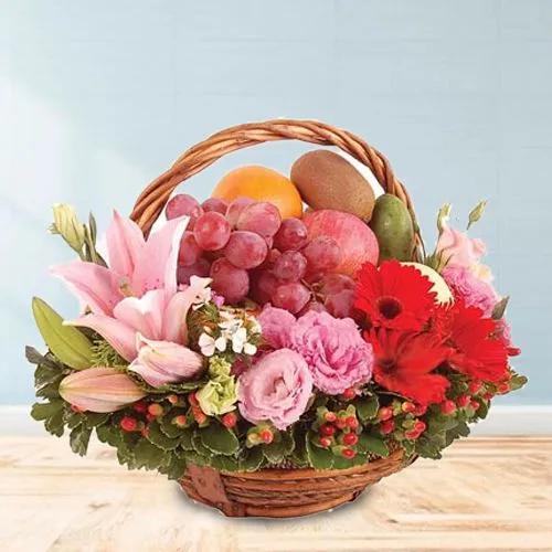Elegant Seasonal Fresh Fruit N Flower Basket for Mothers Day