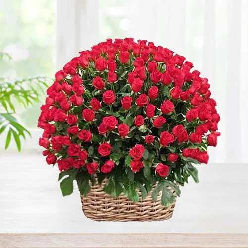 Lovely Dutch Roses Arrangement