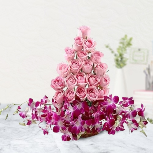 Mind Blowing Arrangement of Roses and Orchids with Love