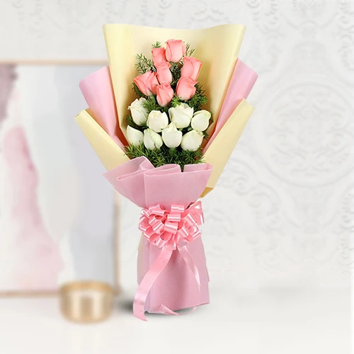 Sending Pink and White Roses Bunch Online