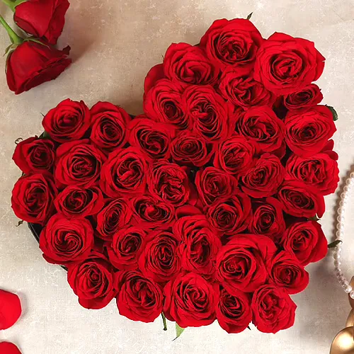 Beautiful Fresh Heart Shape Red Roses Premium Arrangement