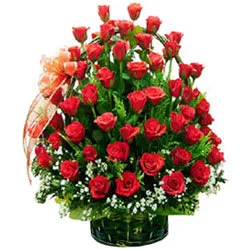 Precious Assemble ofPremium Red Coloured Roses in a Basket