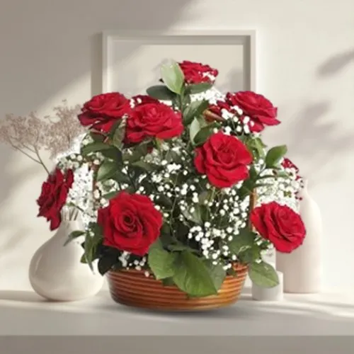 Stylish Arrangement of Red Roses for Birthday