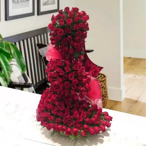 Order Long Arrangement of Red Roses Online