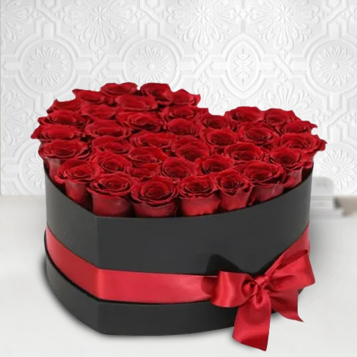 Mesmerizing Hearty Box of Red Roses