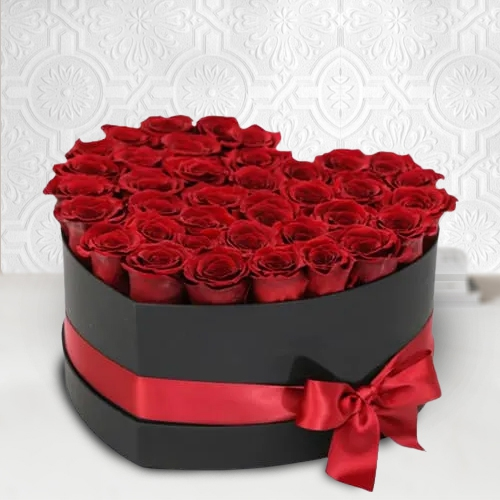 Deliver Hearty Box of Red Roses