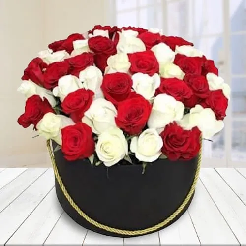 Shop Red and White Roses in Hat Box