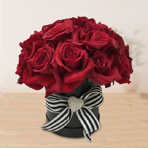 Order Striking Red Roses Black Hat Box