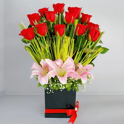 Order Pink Lilies n Red Roses Gift Box