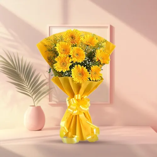 Elegant Yellow Gerberas Bouquet
